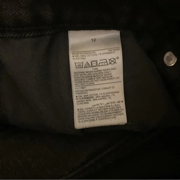 Old Navy Women’s High Rise Straight Leg Distressed Black Jeans.  Size 12 - Picture 5 of 5